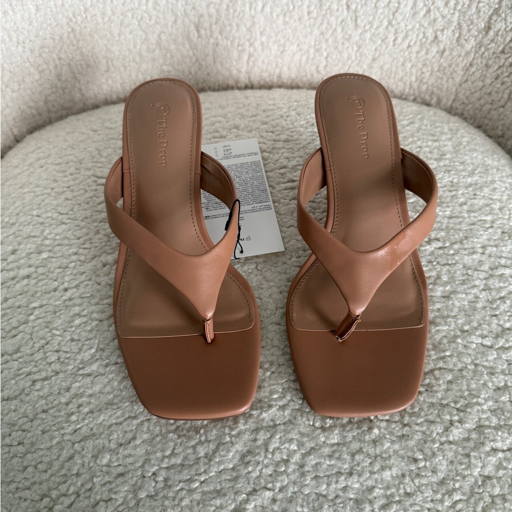 The Drop Tan Dakota Thong Sculpted Heel Sandal - Picture 3 of 8